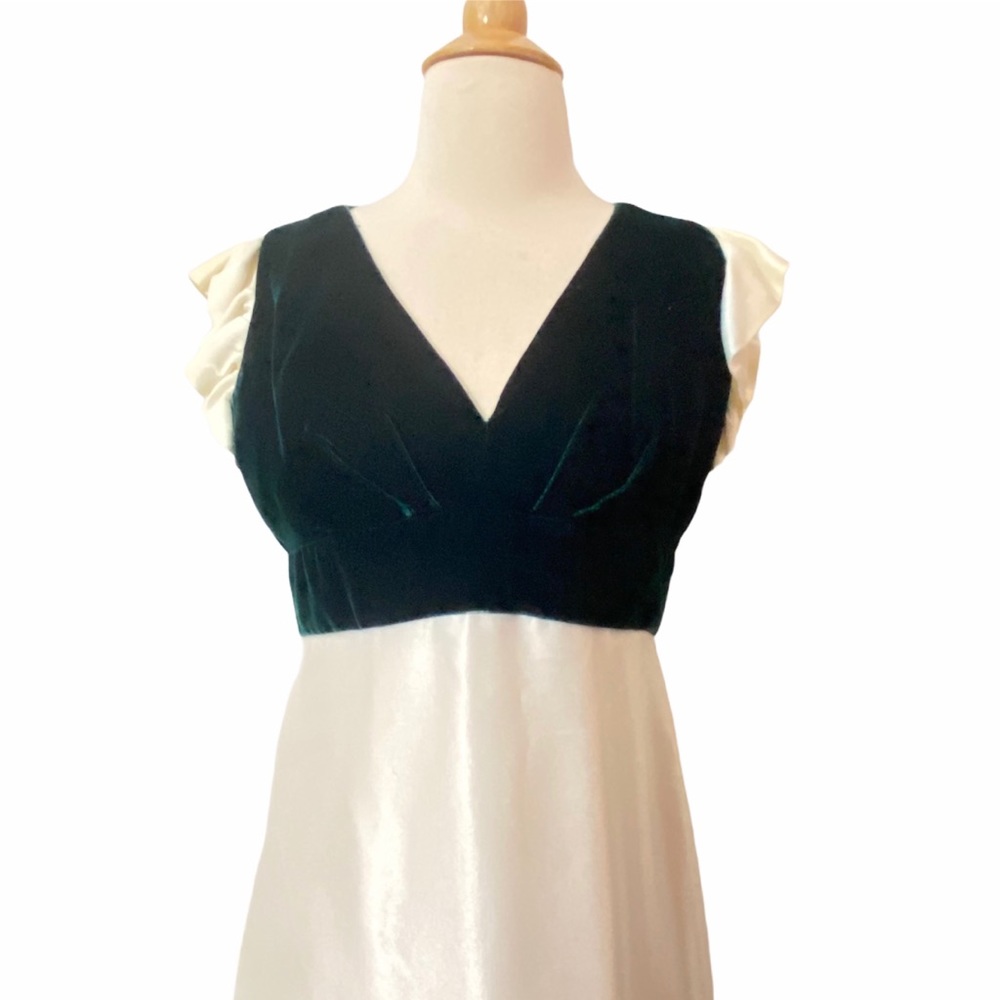 1950’s Vintage Elegant Green Velvet & Satin Formal Gown With Cutout Back, Medium - Picture 5 of 15